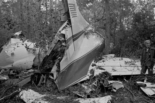 lynyrd skynyrd plane crash autopsy photos
